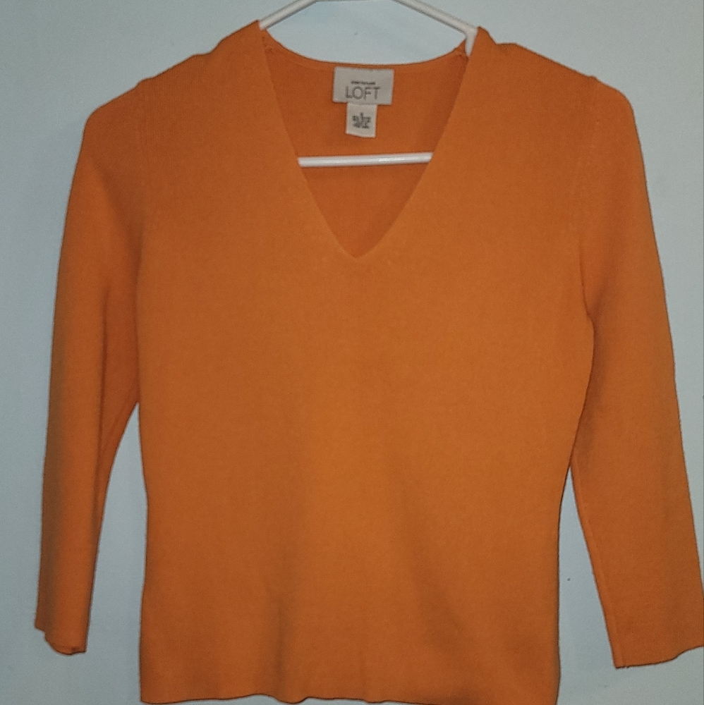 Vintage Ann Taylor Loft Sweater V Neck size 8 pretty Coral Orange color